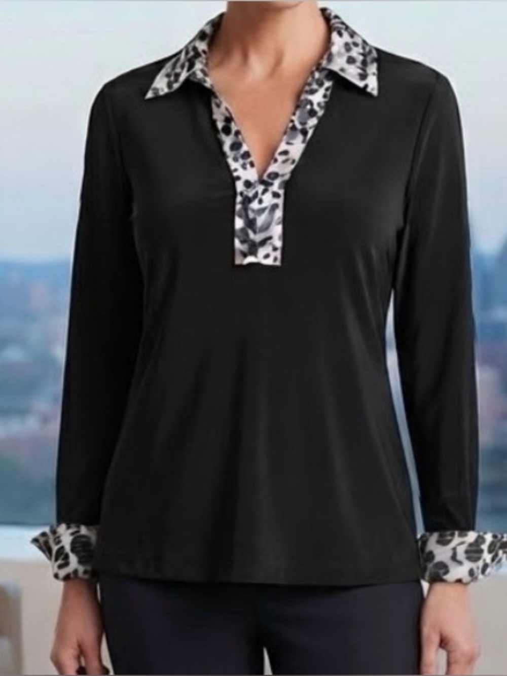 Chico's Travelers Black Top Animal Print Trim V-Neck Sz 2 / L 12-14